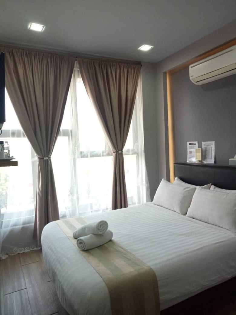 Sunset Villa Inn Pantai Cenang  Kültér fotó