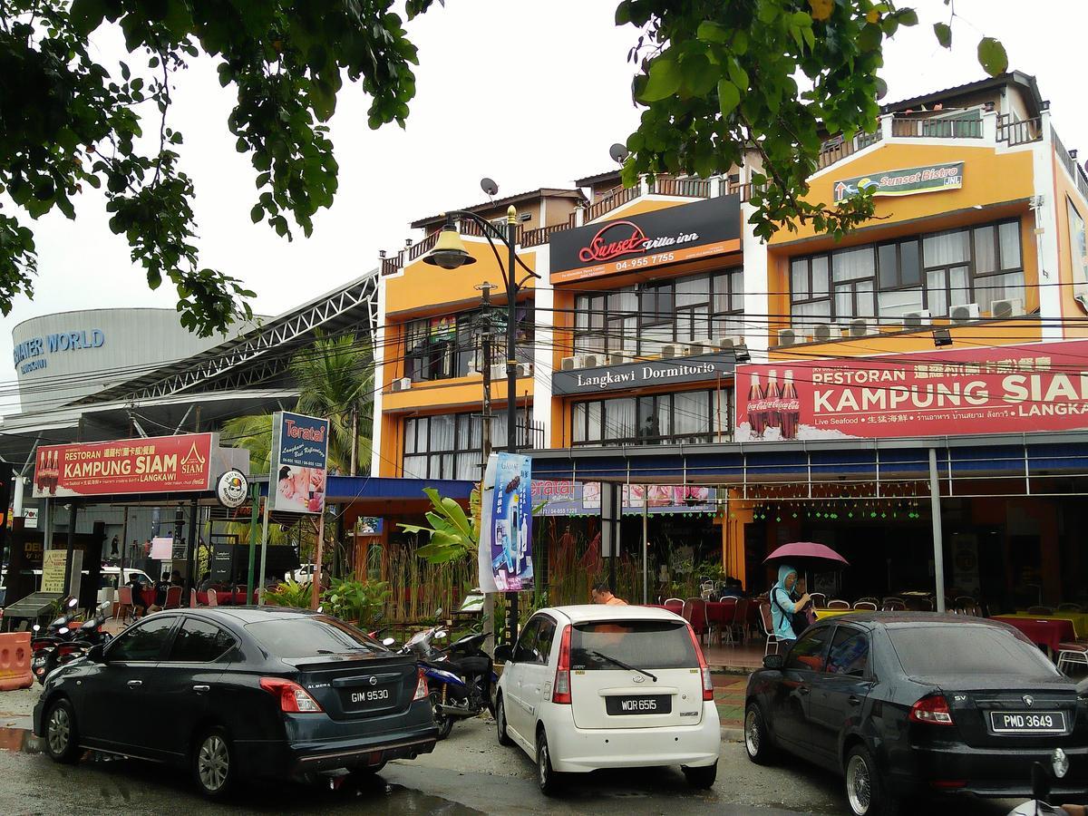 Sunset Villa Inn Pantai Cenang  Kültér fotó